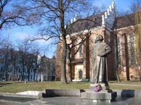 Пам’ятник Юрію Дрогобичу у рідному місті