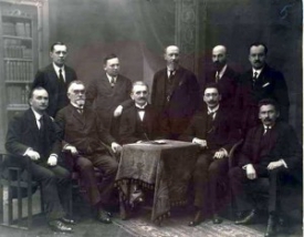 Є. Петрушевич (праворуч) і члени його уряду