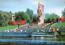 Монумент на честь Великої Жовтневої соціалістичної революції
