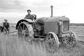 Первый украинский трактор СХТЗ 15-30