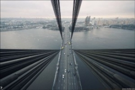 Вид з верхівки пілона Московського мосту
