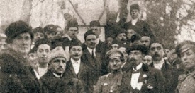 Учасники Курултаю і представники Центральної Ради.
