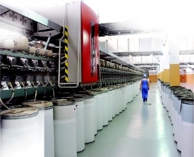 Цех технічної тканини на Рівненському льонокомбінаті. фото: orshagorodmoy.info