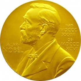 Золотая медаль с изображением Альфреда Нобеля. фото: wikipedia.org