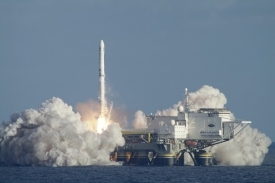 Запуск украинской ракеты Зенит-3СЛ с плавучего космодрома «Морской старт»